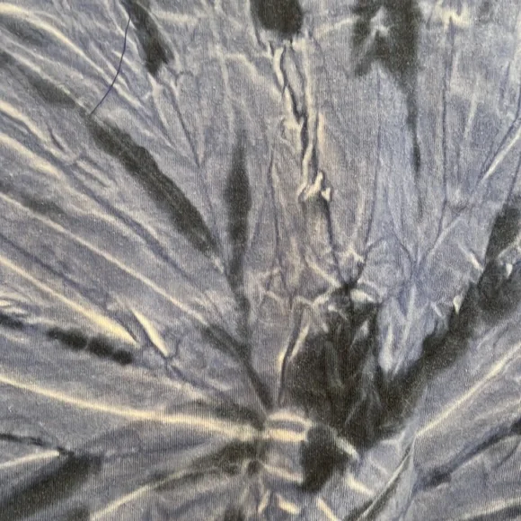 Outer Banks Tie-Dye Crop Top size medium - Picture 5 of 10